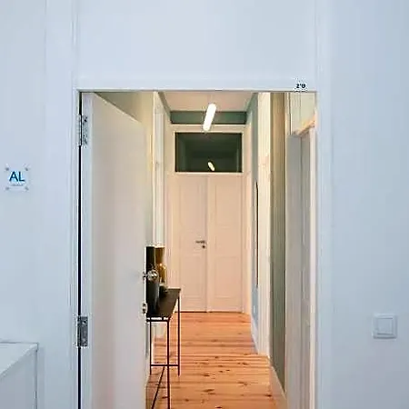 Liiiving In - Art Design